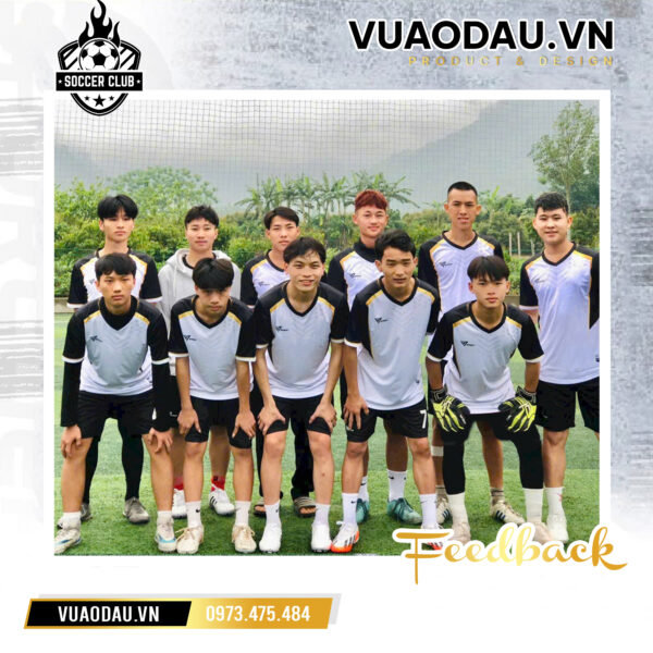 Áo Bóng Đá Thiết Kế Màu Trắng Viền Vàng Đen – Đẳng Cấp Và Chuyên Nghiệp