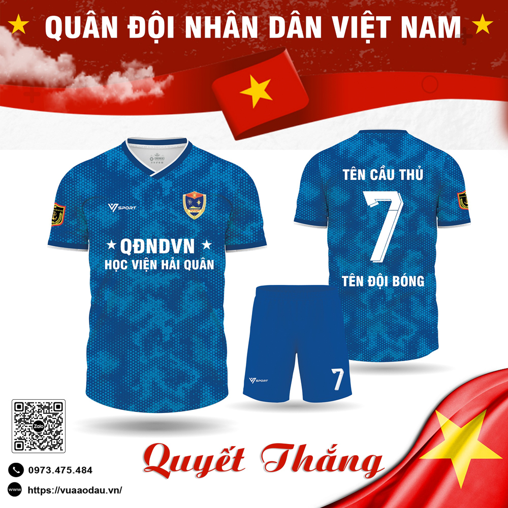 Áo bóng đá thiết kế quân đội xanh hải quân với họa tiết camouflage và logo sắc nét