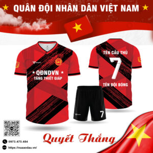 Áo Bóng Đá Thiết Kế Quân Đội Màu Đỏ Tươi – Mạnh Mẽ & Đầy Nhiệt Huyết
