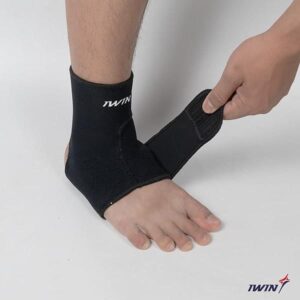 Đai Cổ Chân Đen Nhám IWIN – Hỗ Trợ Tập Luyện & Bảo Vệ Khớp Chân